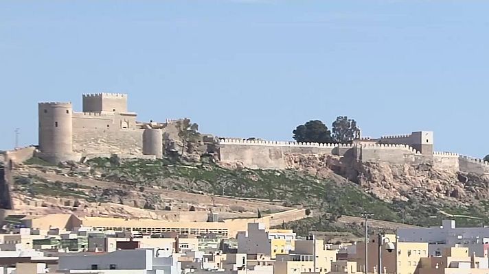 Noticias Andalucía - Turismo fuera del foco: Santiponce, La Torre Tavira en Cádiz o la alcazaba almeriense