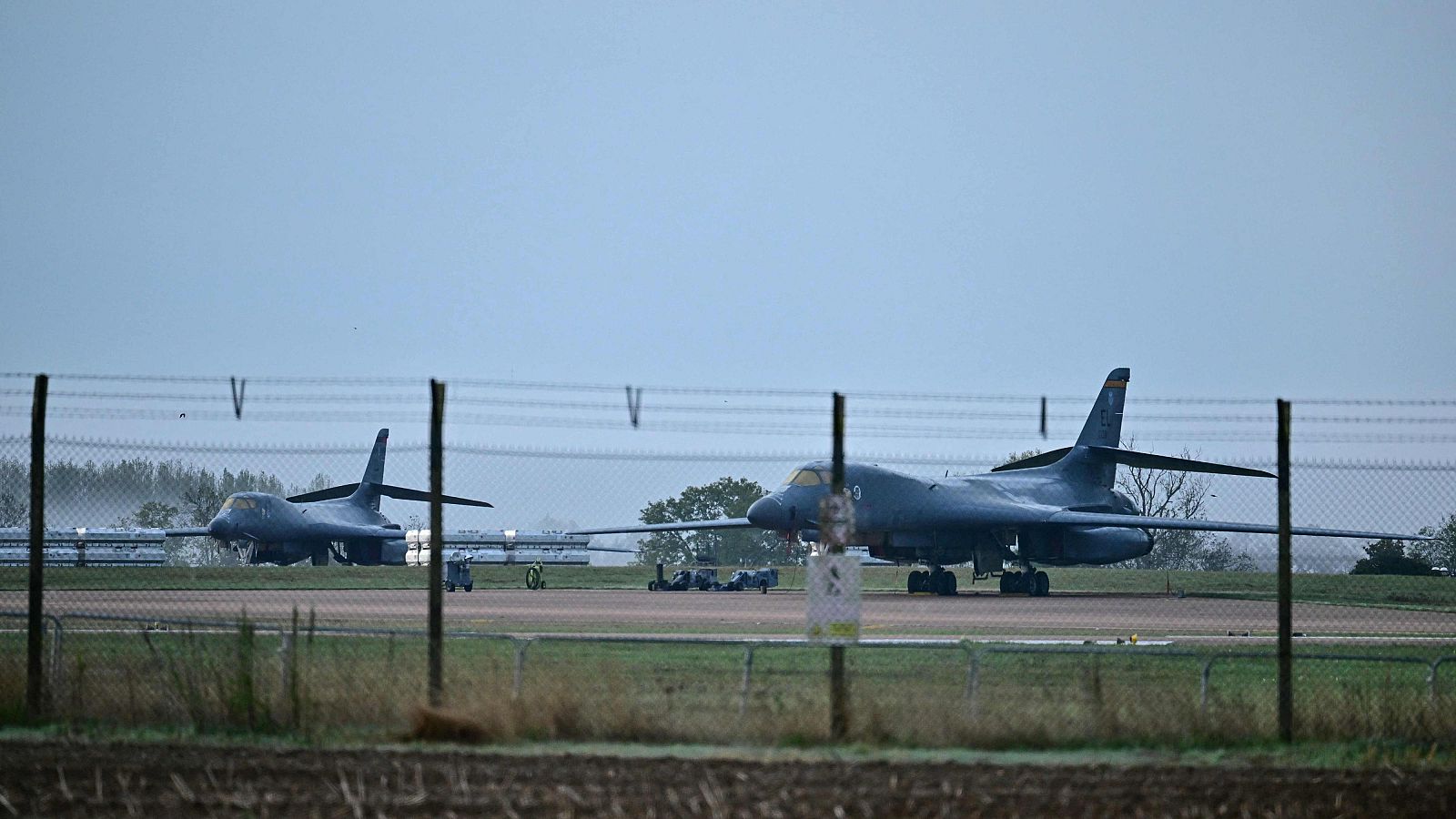 Cinco detenidos cerca de una base aérea en Reino Unido