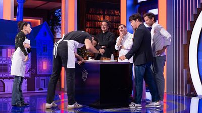 María Escoté triunfa con su pavlova en MasterChef Celebrity Legends