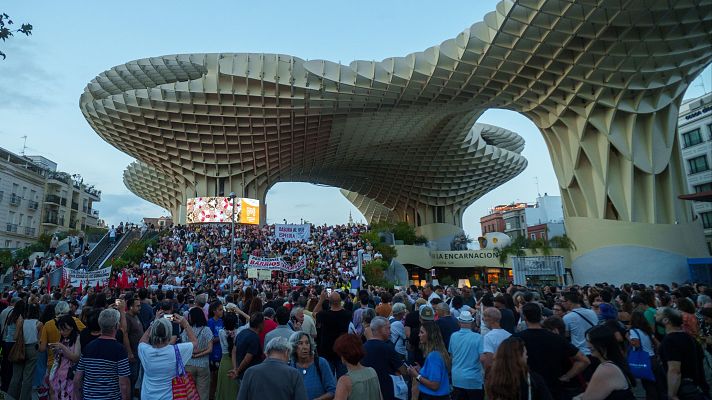 Telediario 1 - Las manifestaciones contra los desahucios llenan las plazas de toda España