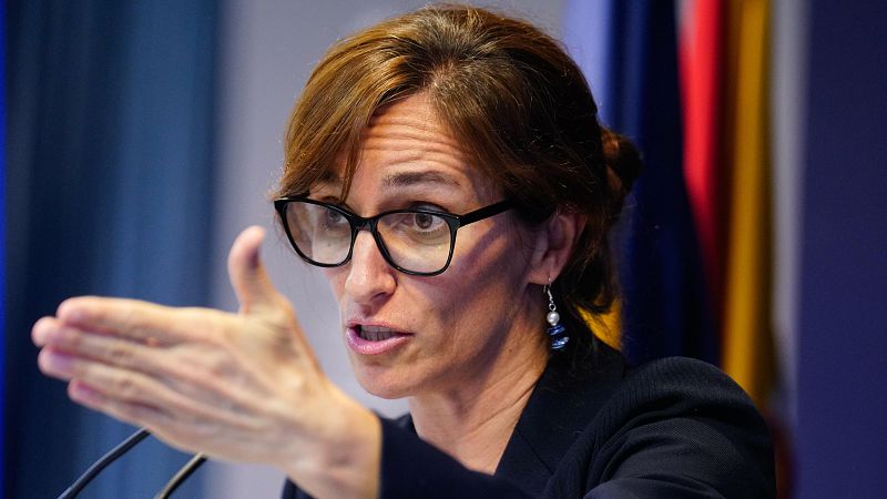 La ministra de Sanidad, Mónica García, en un acto.