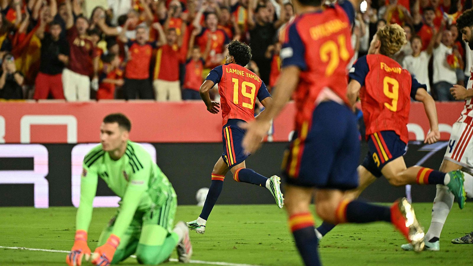 España - Croacia: gol de Lamine Yamal (1-0) | Nations | Ver vídeo