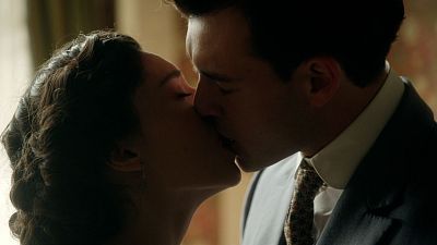 Curro y Ángela se dan su primer beso