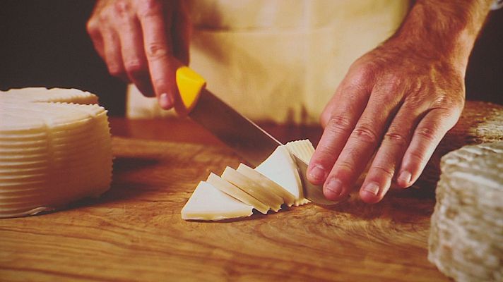  - Recetario con un ingrediente único, el queso de la DOP queso camerano. Los platos los han elaborado los mejores cocineros de La Rioja