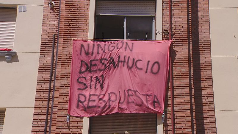 Pancarta contra el deshaucio de la calle Somosierra en Logroño