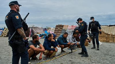 Amnist�a Internacional denuncia palizas, malos tratos y acoso a inmigrantes en Ceuta por parte de militares