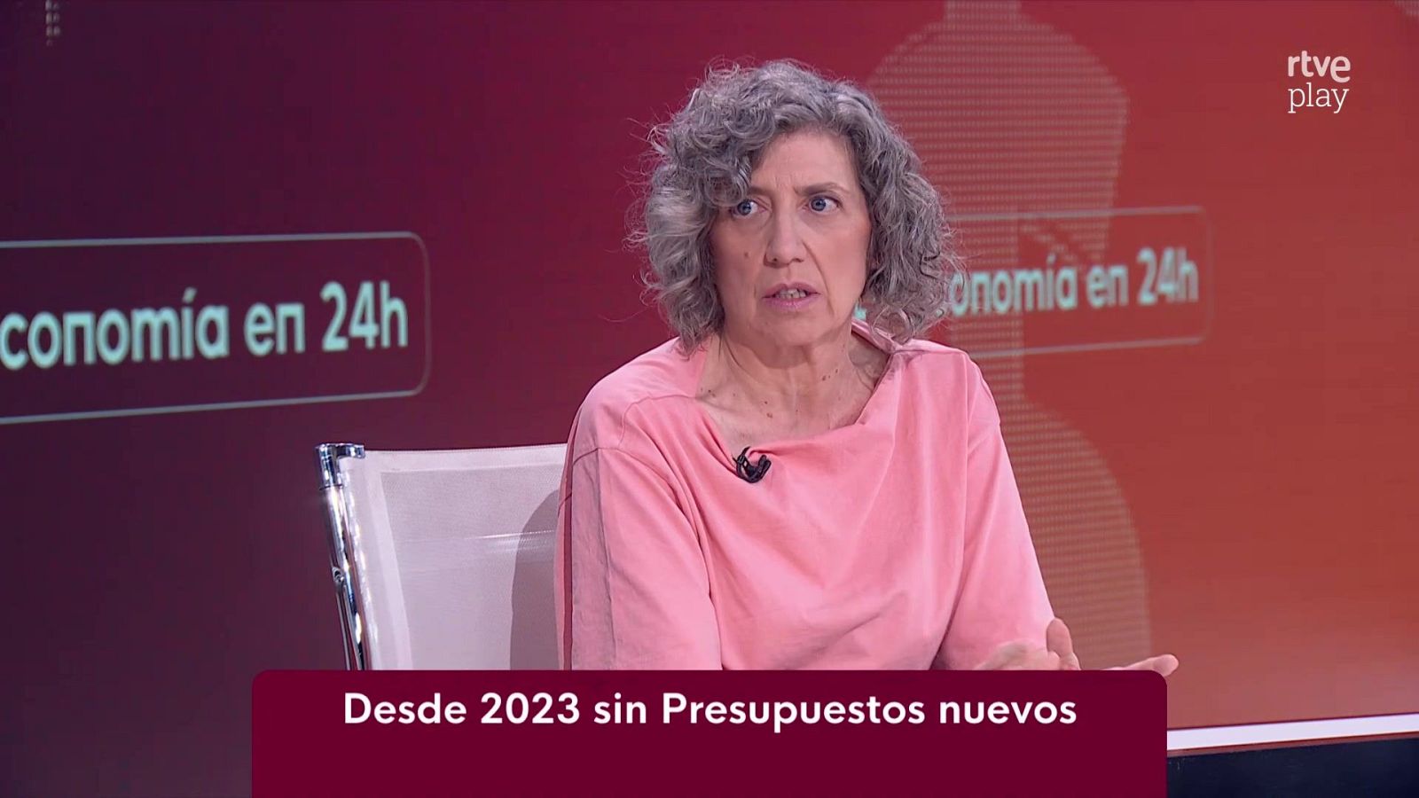 La periodista Yolanda Gómez analiza la actualidad en el programa "Economía en 24 horas" de RTVE, bajo el rótulo "Desde 2023 sin Presupuestos nuevos".
