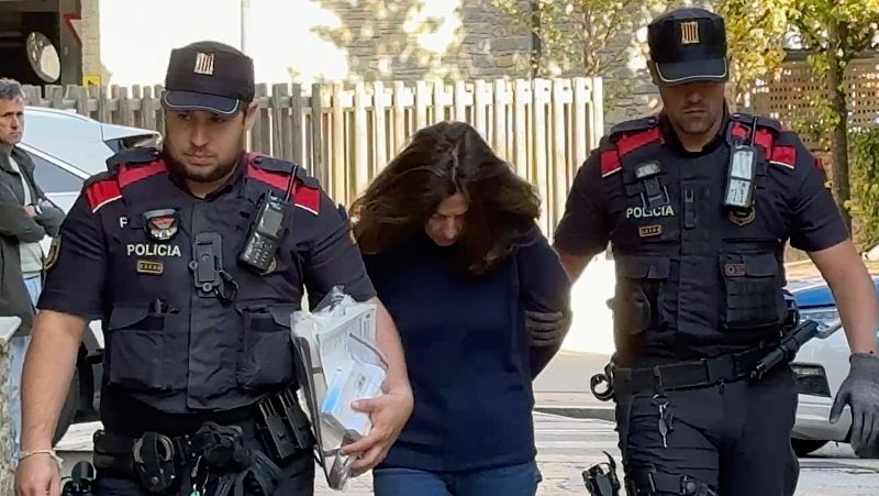 El juez considera que la pareja del arquitecto asesinado tuvo un comportamiento "sorprendente"