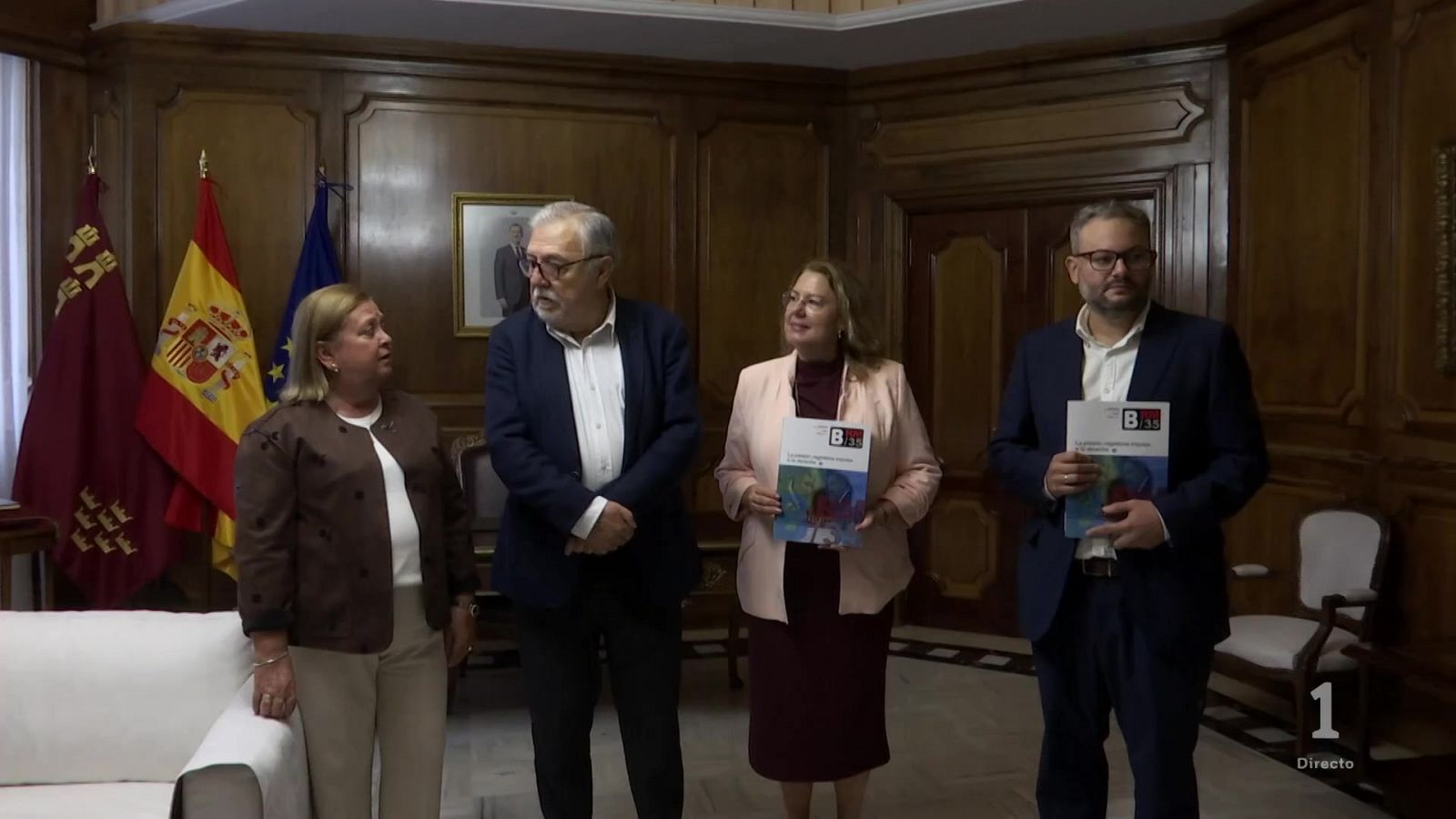El Partido Popular roza la mayoría absoluta y el PSOE cae a mínimos históricos en la Región