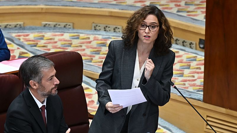 La presidenta de la Comunidad de Madrid, Isabel Díaz Ayuso, interviene durante el pleno celebrado este jueves en la Asamblea de Madrid