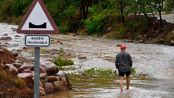 Telediario 2 - El aviso rojo se prolongará hasta este viernes en Castellón, el litoral de Valencia y Cataluña