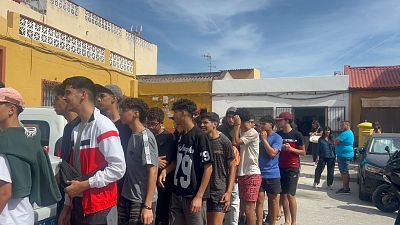 Migrantes piden a Rego una solución a dos semanas de la visita de los reyes a Ceuta