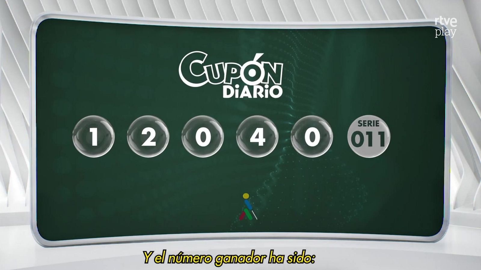 Captura de la emisión del sorteo del Cupón Diario de la ONCE en RTVE Play, mostrando el número ganador en una pantalla.