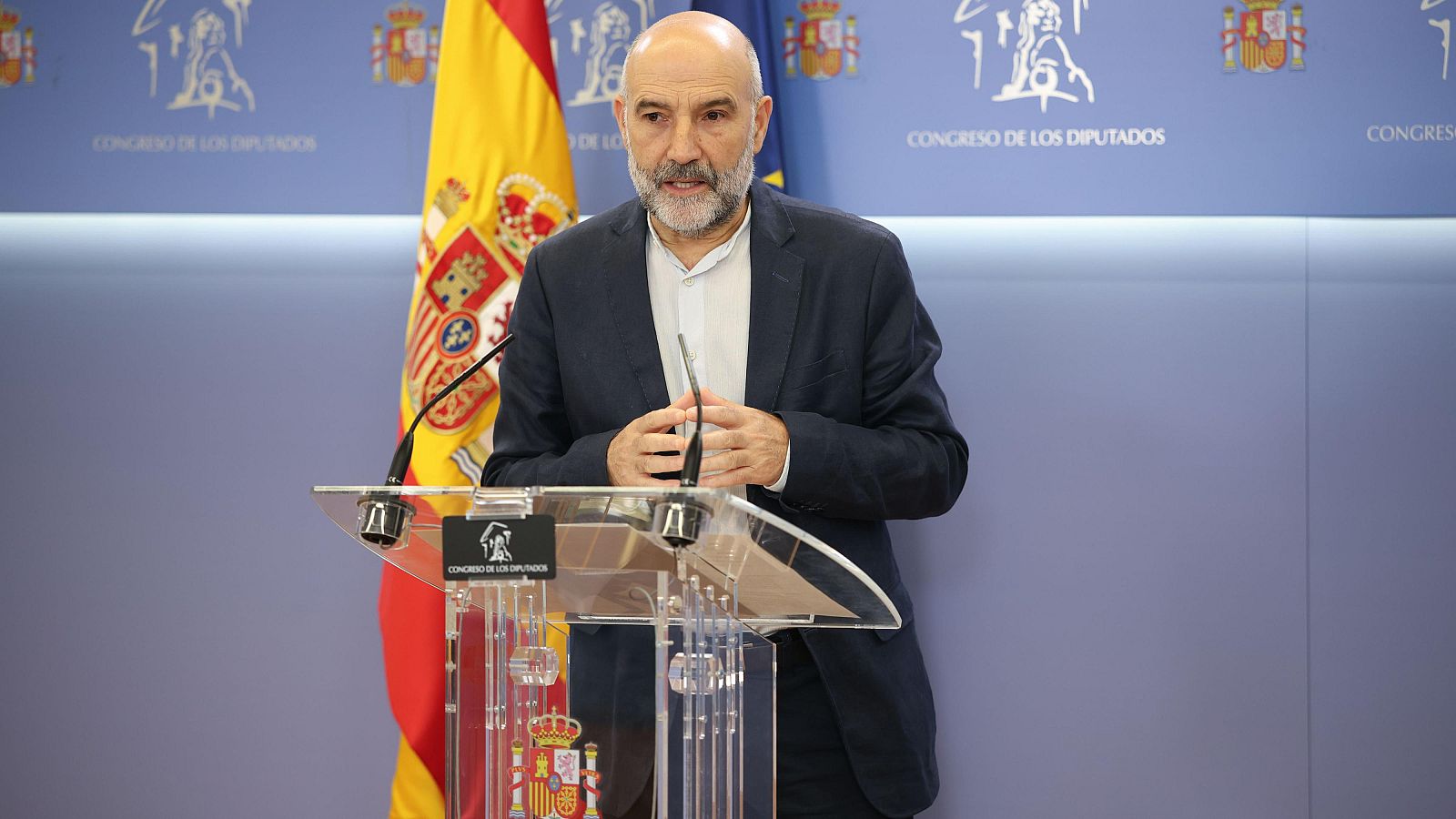 El diputado de BNG Néstor Rego durante una rueda de prensa en el Congreso de los Diputados