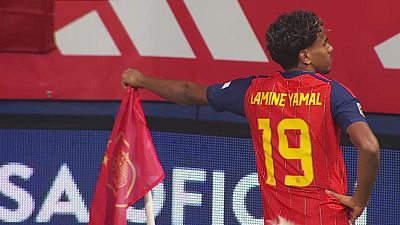 Golazo de Lamine Yamal en el minuto 6 del España - Chequia (1-0) | Nations League