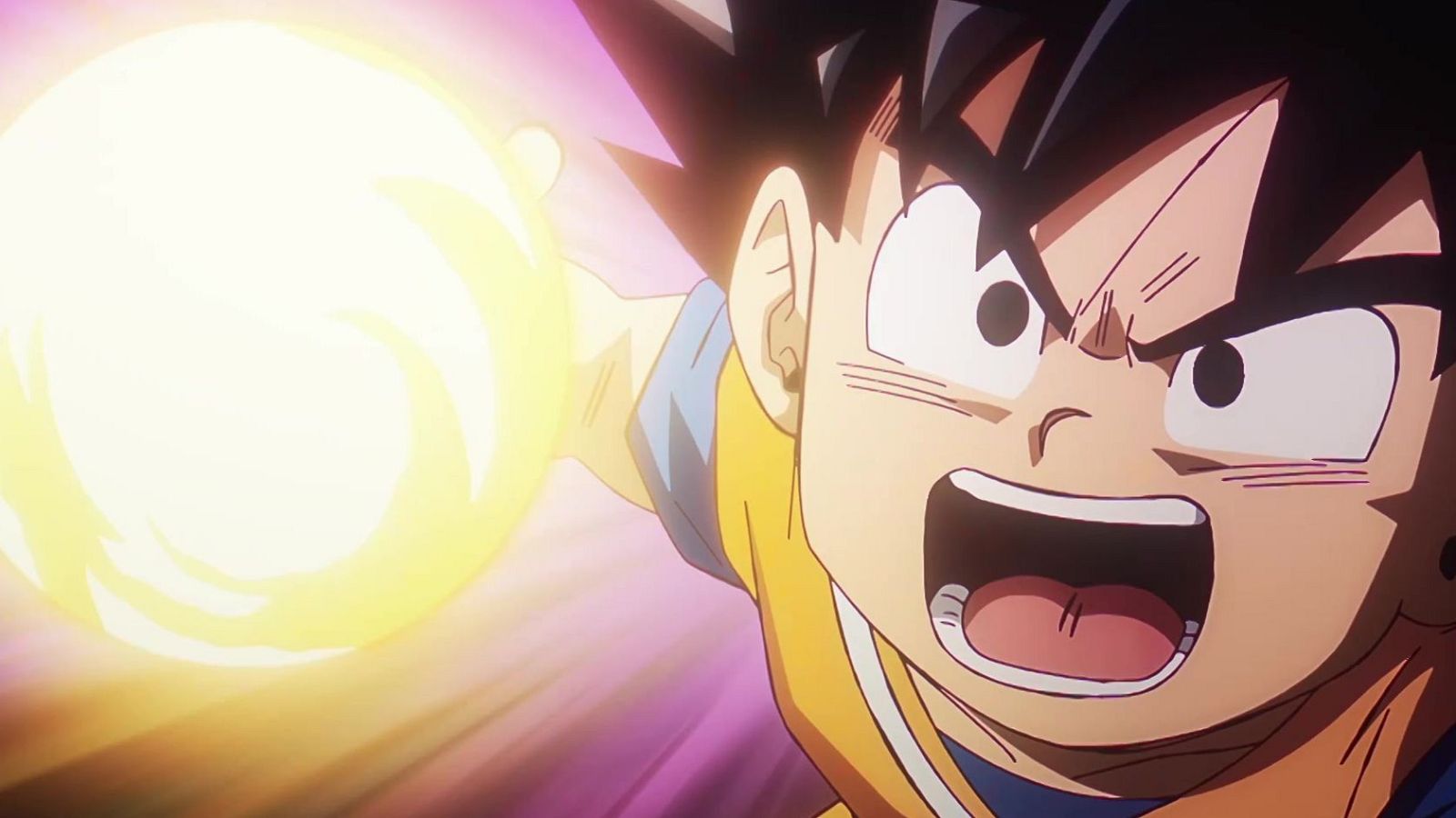 Ilustración anime de Goku infantil gritando con determinación mientras concentra una brillante esfera de energía amarilla.
