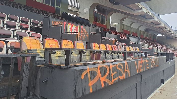  - Tensa vuelta del Rayo Vallecano a Vallecas por las críticas de la afición hacia Raúl Martín Presa