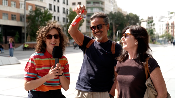 Al cielo con ella - Laura del Val se lanza a las calles