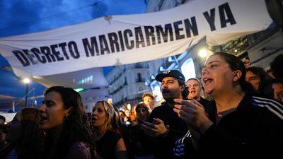 La historia de Maricarmen sacude las calles y sitúa la vivienda en el centro del pulso político