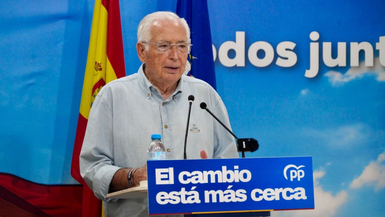 El presidente de Melilla, Juan José Imbroda, en una rueda de prensa en la sede del Partido Popular