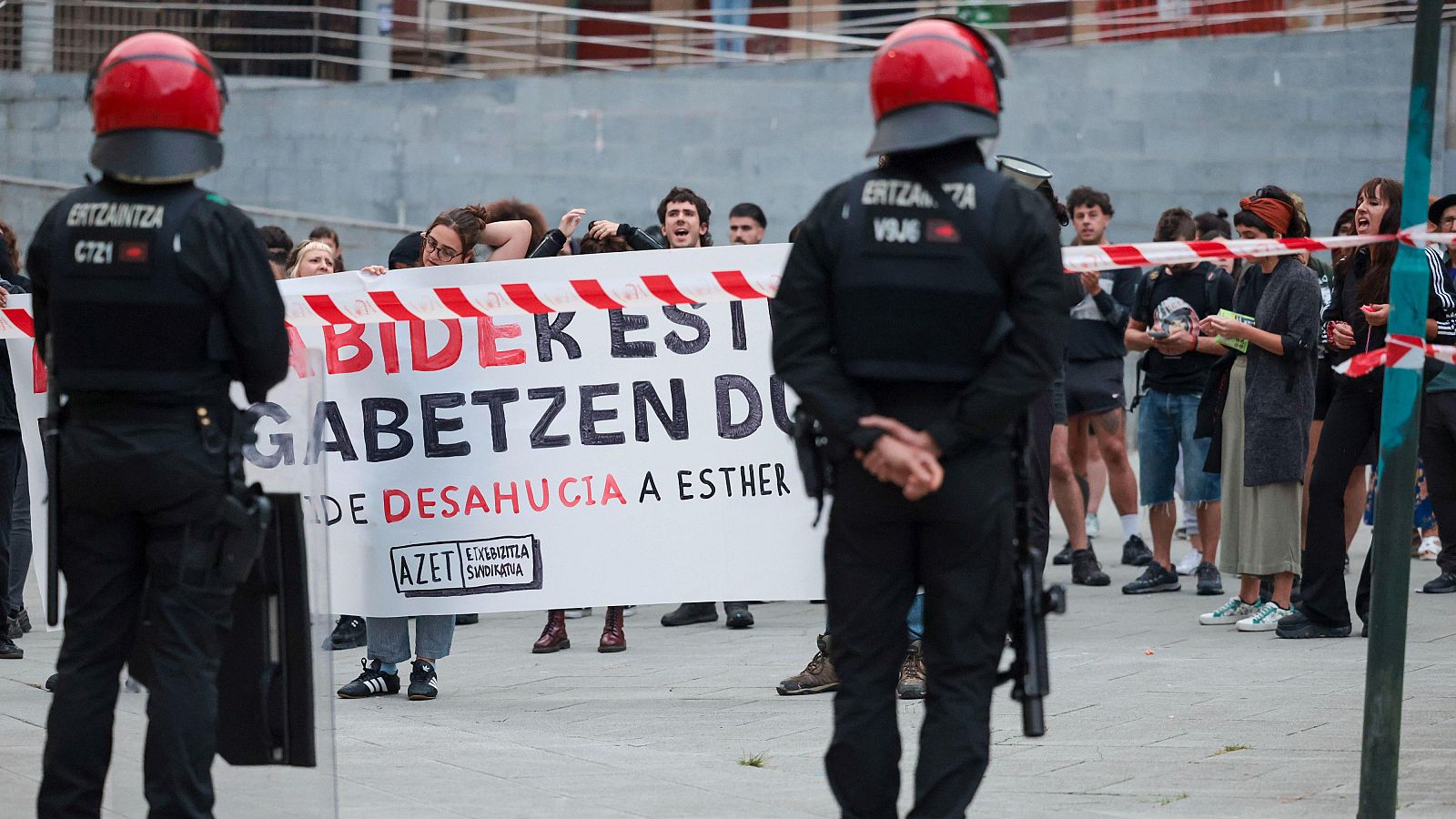 Un grupo de manifestantes ha intentado evitar el desahucio