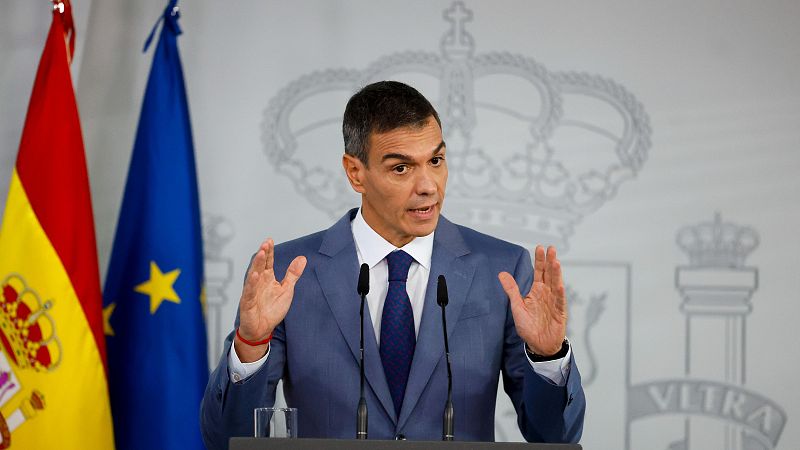 El presidente del Gobierno, Pedro Sánchez, comparece en rueda de prensa tras la reunión del Consejo de Ministros, este martes en el Palacio de la Moncloa.