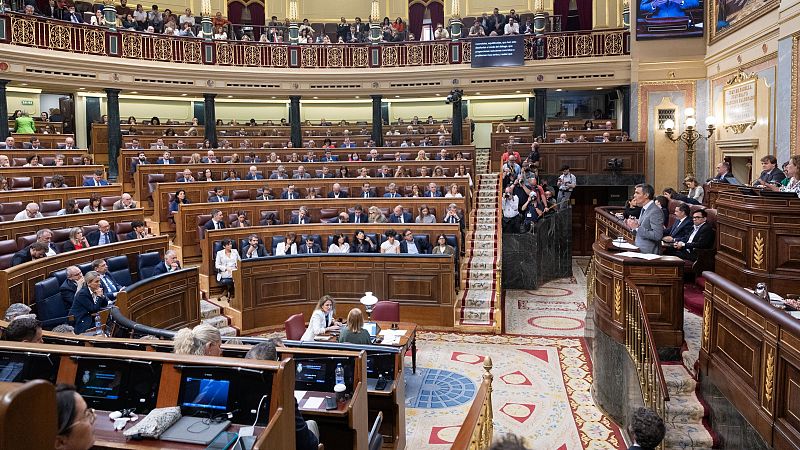 El presidente del Gobierno, Pedro Sánchez, durante la sesión plenaria del Congreso de los Diputados del 2 de octubre