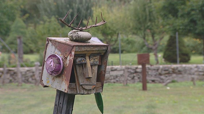 Telexornal - Galicia - Metástase, unha exposición de fotografías e esculturas do artista Xosé Luis Vázquez que viaxa ao espazo