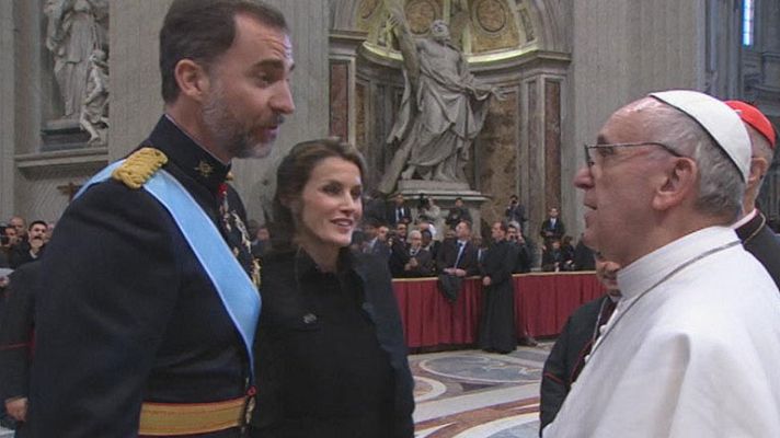 Informativo 24h - Los príncipes y Rajoy saludan al papa Francisco