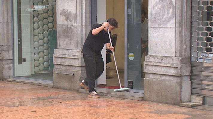 TeleCantabria - Las inundaciones vuelven a golpear Santander y los comerciantes denuncian su reiteración