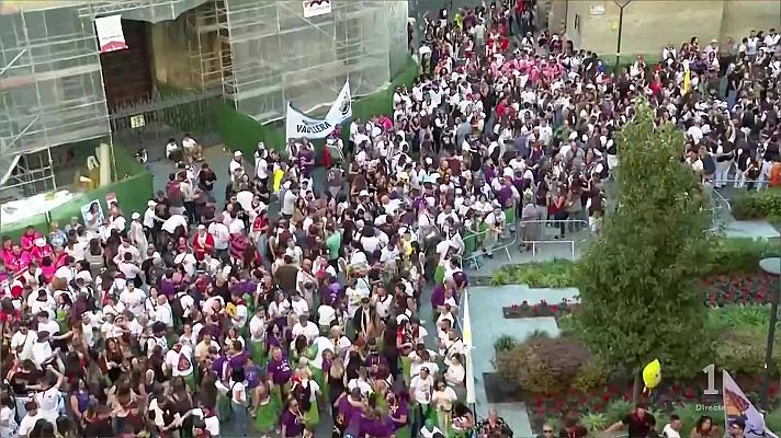Noticias Aragón - Los cabezudos de Las Fuentes, pregoneros de Interpeñas en las Fiestas Pilar