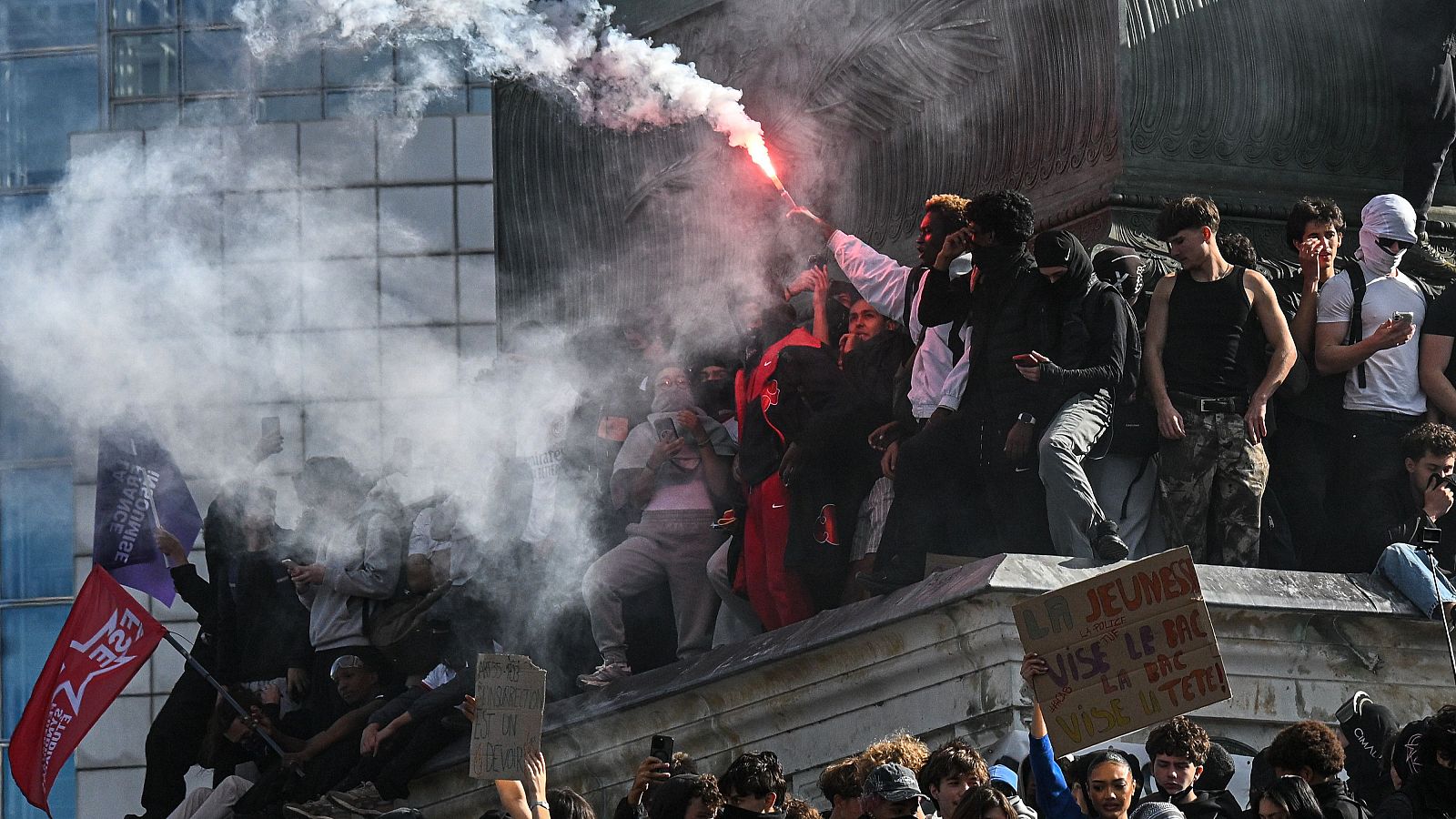 Francia intenta frenar las protestas estudiantiles con 3.000 profesores de refuerzo