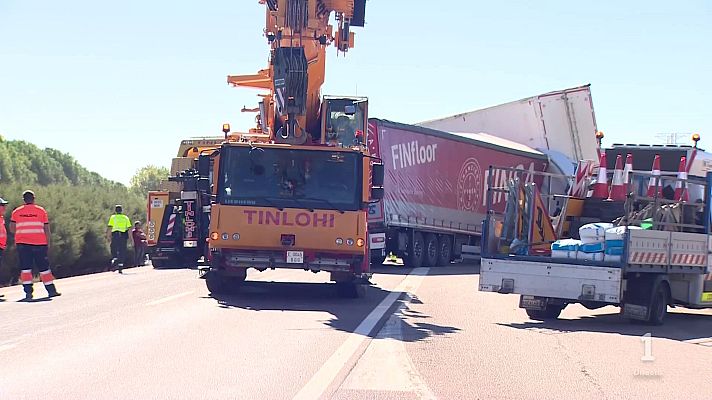 Noticias de Castilla y León - Un fallecido y ocho heridos, dos de ellos menores, en un accidente múltiple en Valladolid