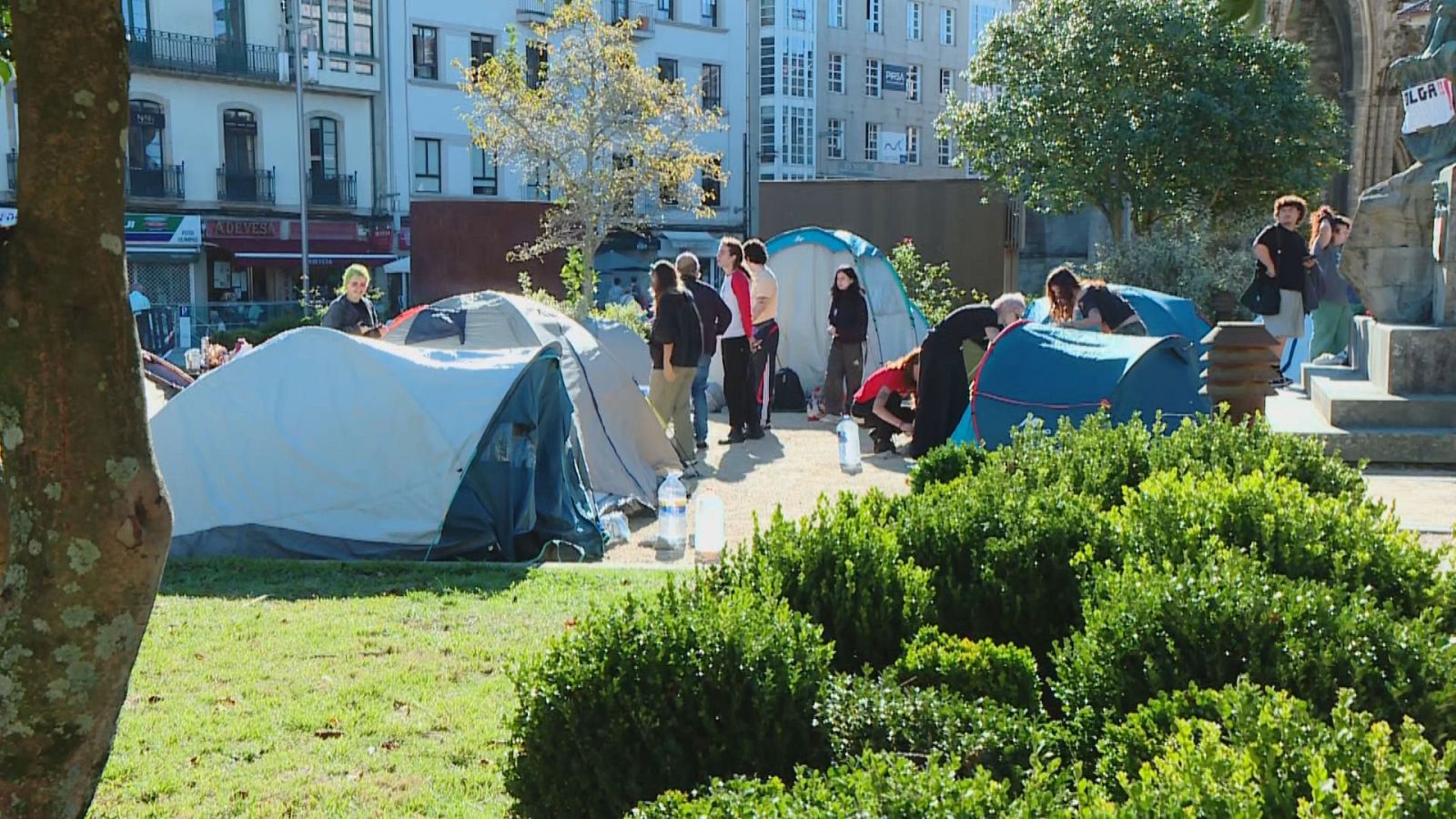 Pontevedra engádese ás acampadas da mocidade pola vivenda