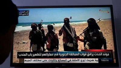 Los hut�es amenazan a "todas las aerol�neas" que operen en espacio saud� tras el ataque que ha dejado 12 muertos