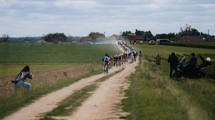 Ciclismo - Resumen de la París Tours 2026