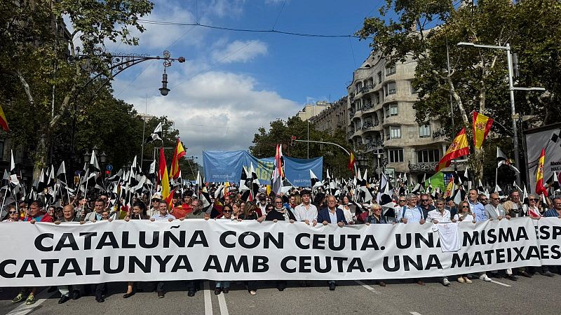 Manifestació pel centre de Barcelona el 12 d'Octubre
