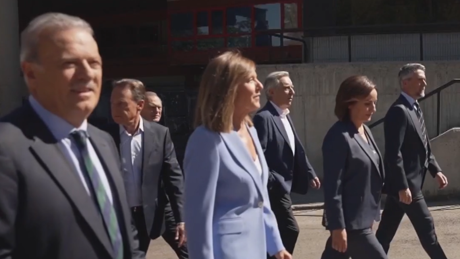 Pepa Bueno recibe a los históricos presentadores del Telediario en Torrespaña