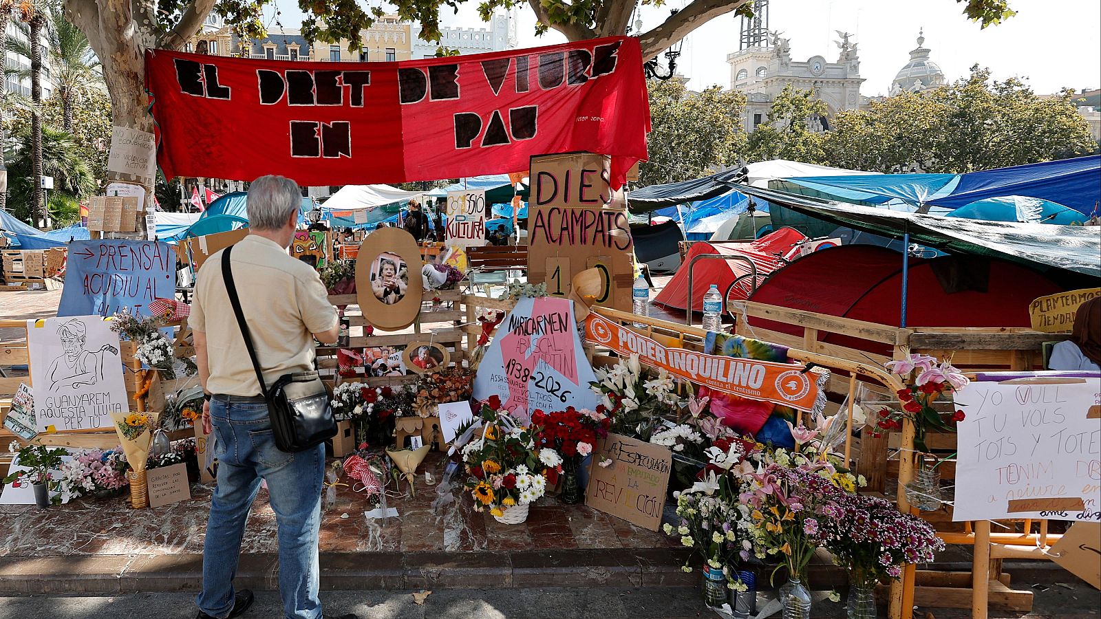 Es complixen 11 dies de l'acampada per la vivenda a València - L'informatiu - Comunitat Valenciana