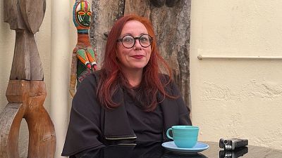 Julia Martínez: El arte de mirar lo incómodo