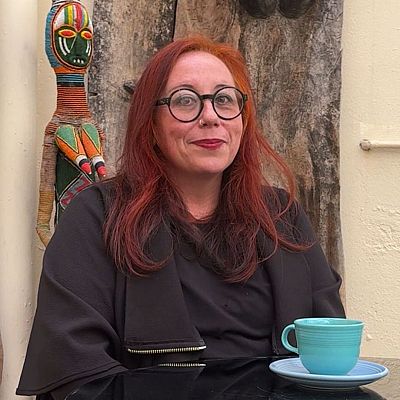 Fatal, gracias - Julia Martínez: El arte de mirar lo incómodo