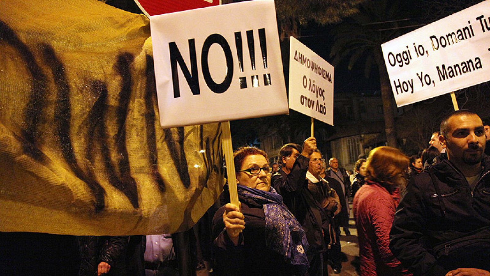 El Parlamento de Chipre rechaza el impuesto a los depósitos bancarios incluido en el rescate al país | Ver