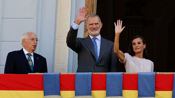 Los reyes se vuelcan tambi�n con Melilla tras su visita a Ceuta y son recibidos entre v�tores de "viva Espa�a" y "soy espa�ol"