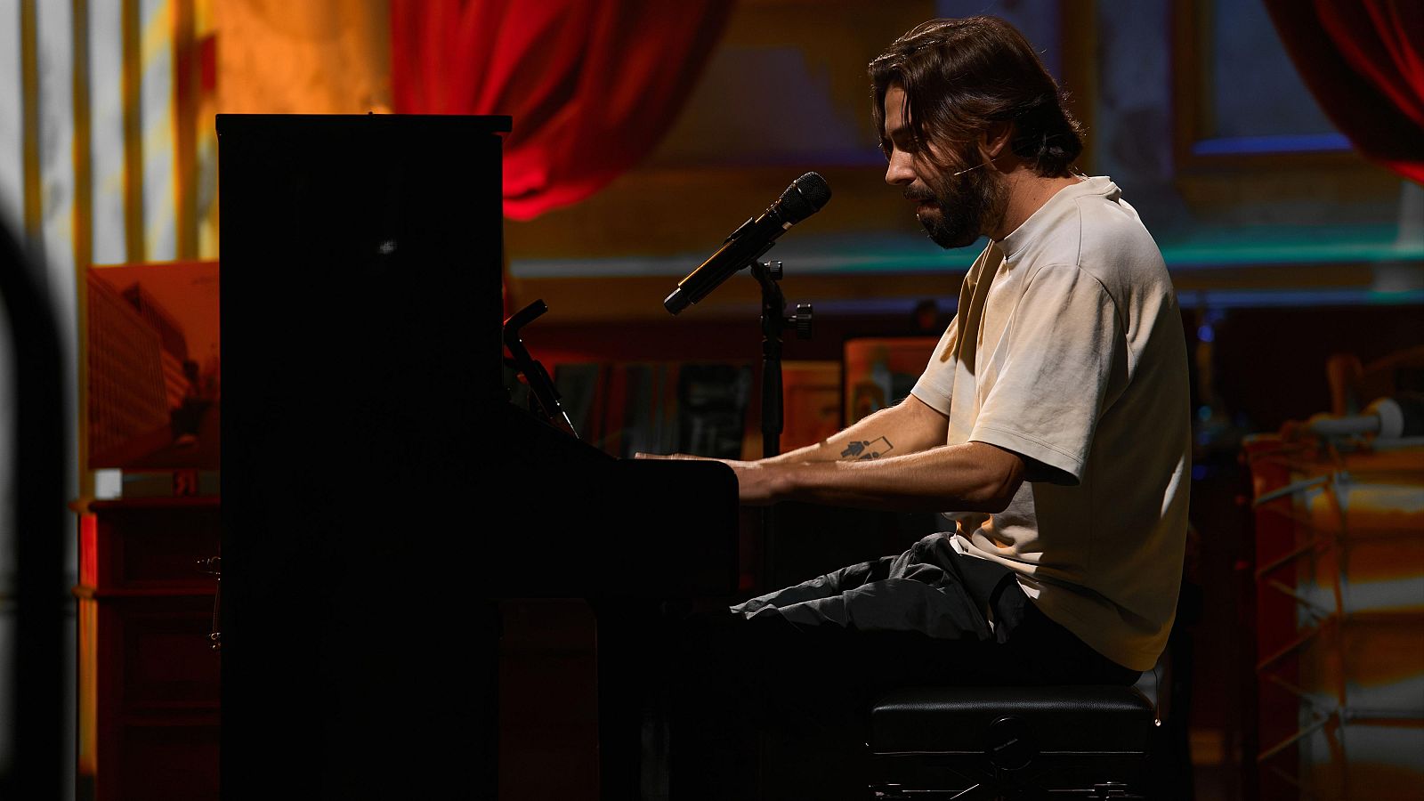 Actuación de Salvador Sobral en 'La Revuela' 14/10/26