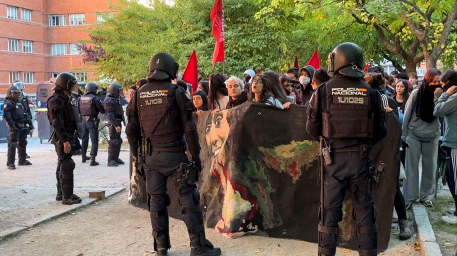 Manifestación en la Universidad Complutense de Madrid en el arranque de la huelga educativa