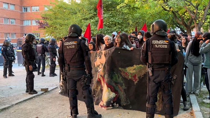 Manifestación en la Universidad Complutense de Madrid en el arranque de la huelga educativa