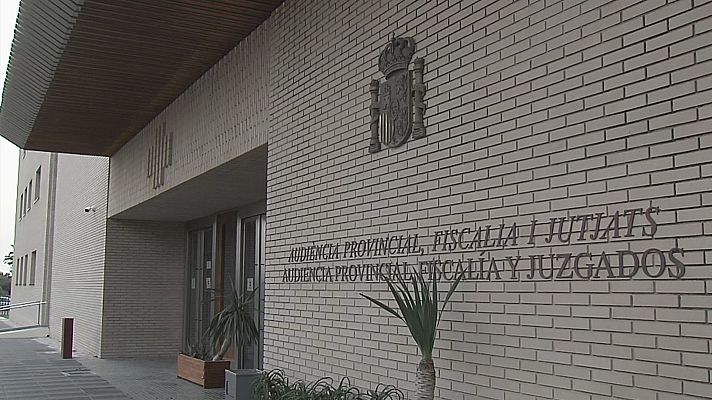 L'informatiu - Comunitat Valenciana - Comença el juí del Bar España, on els acusats atribuïen informacions falses sobre una xarxa de pederàstia a Benicarló