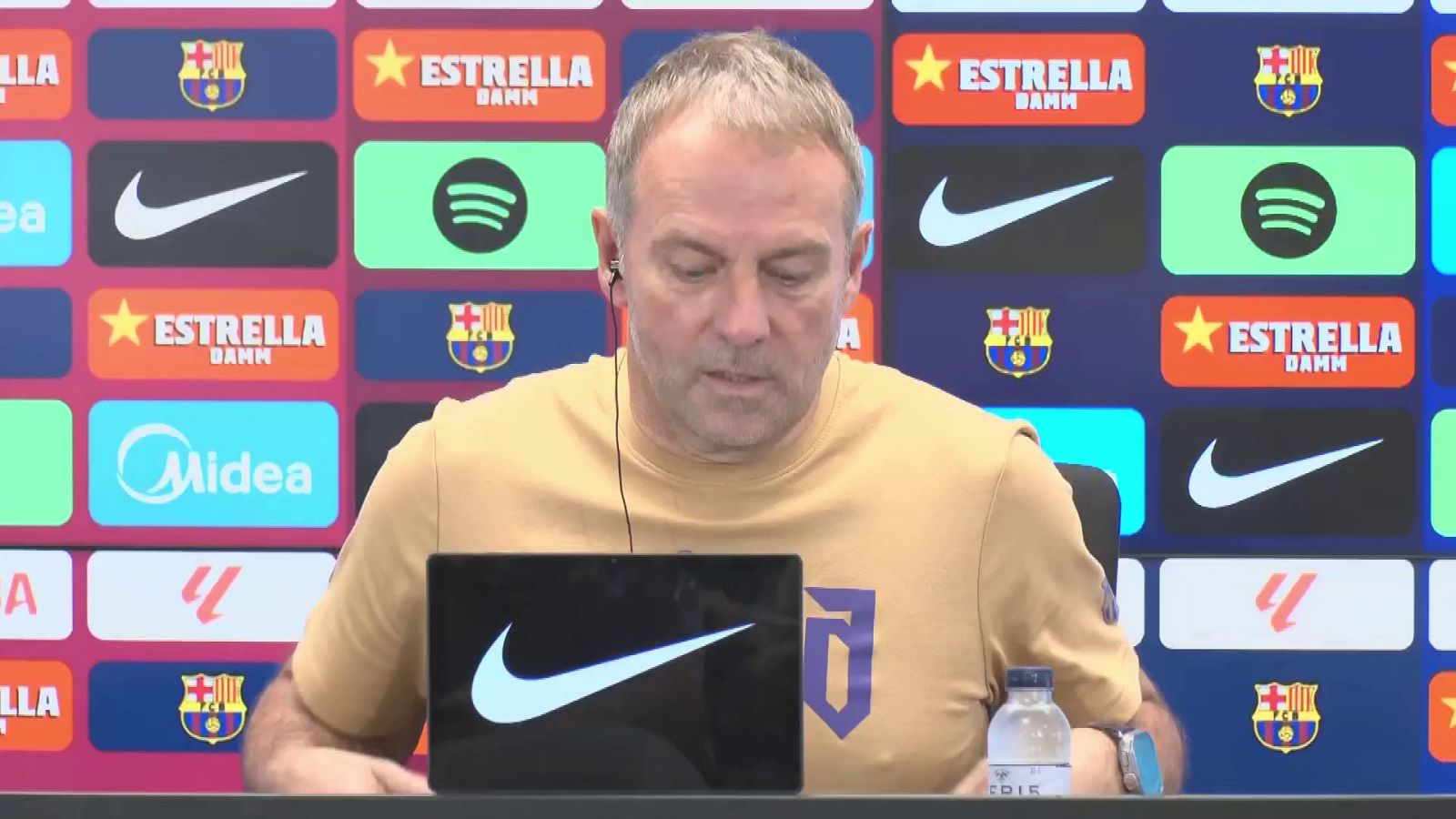 Hansi Flick confirma que Raphinha y De Jong estar�n disponibles contra el Betis