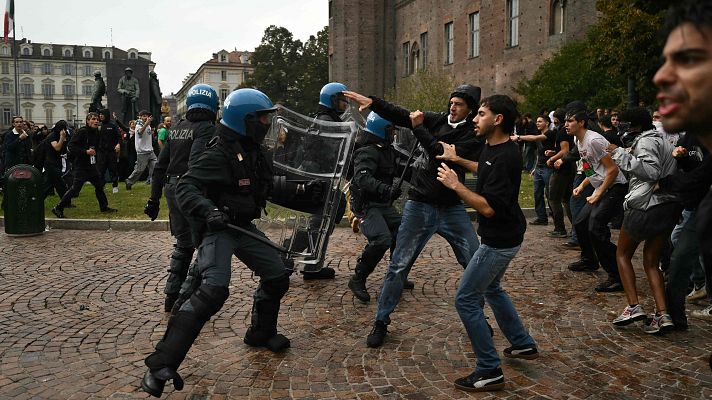 Telediario 2 - La "primavera europea": Las protestas ciudadanas se extienden por varios países del continente