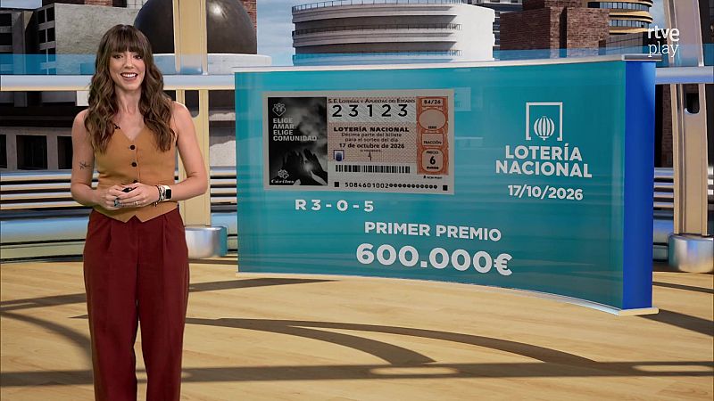 La presentadora Laura Fajas sonríe en un plató virtual junto a un panel con los resultados de la Lotería Nacional del 17/10/2026, destacando el primer premio de 600.000 euros.